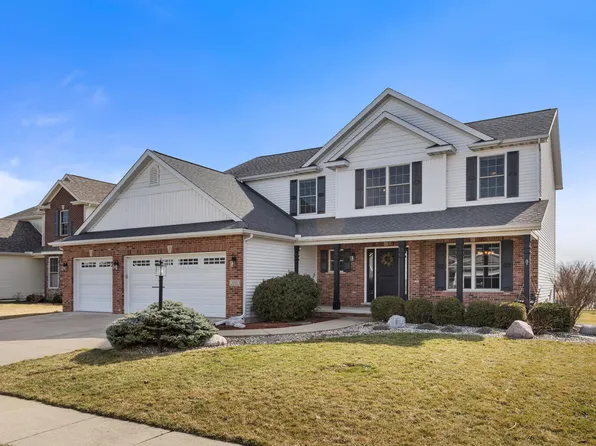 1011 Declaration Dr, Savoy, IL 61874