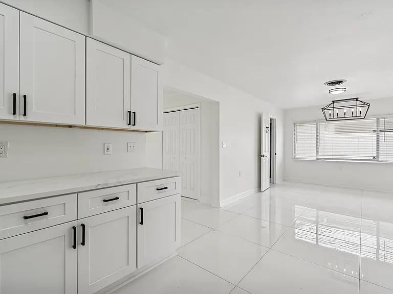 455 81st Ave — Photo 25