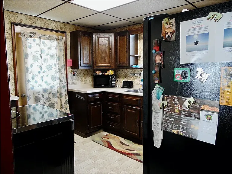 913 Nelson St — Photo 3