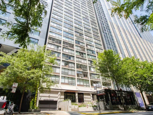 230 E Ontario St APT 1602, Chicago, IL 60611