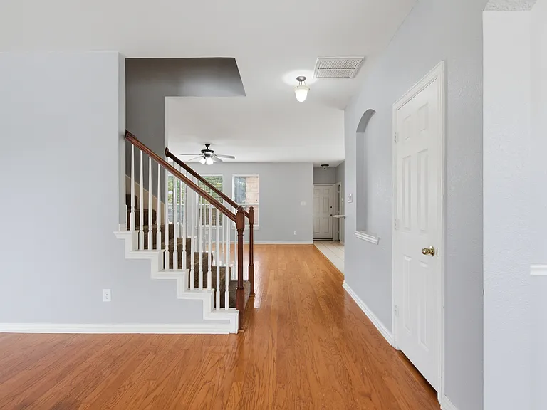 7852 Rainbow Falls Dr — Photo 6
