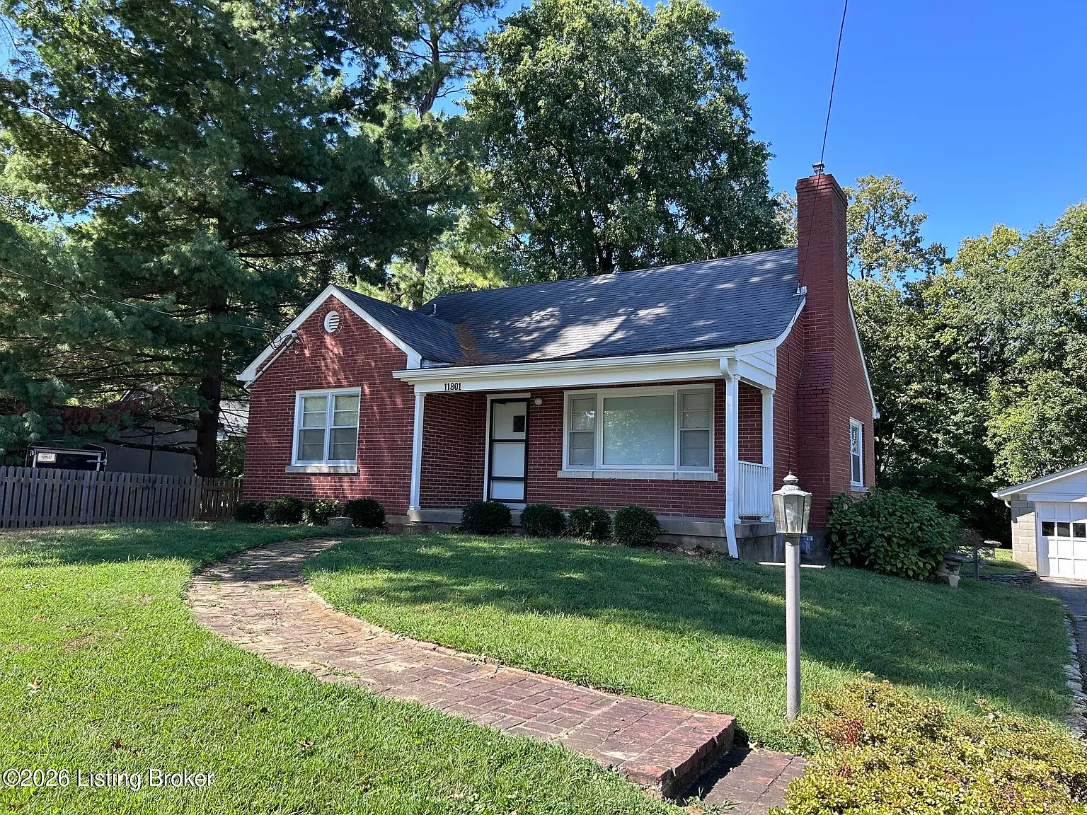 3 bed, 2.0 bath, 1768 sqft, $2,400 — Photo 1