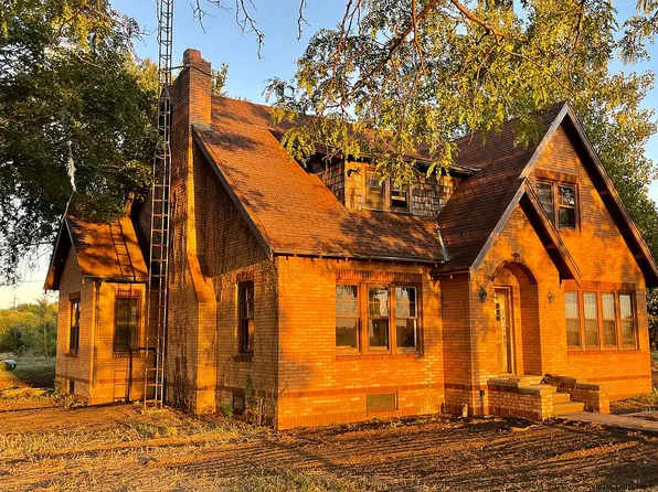 2456 Jeep Rd, Abilene, KS 67410