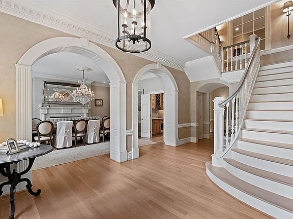 5th image of 8 Loch Ridge Dr