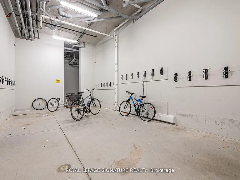 308 Lester St #431 — Photo 30