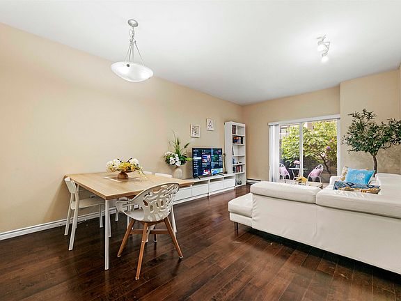 5th image of 621 Langside Ave #13