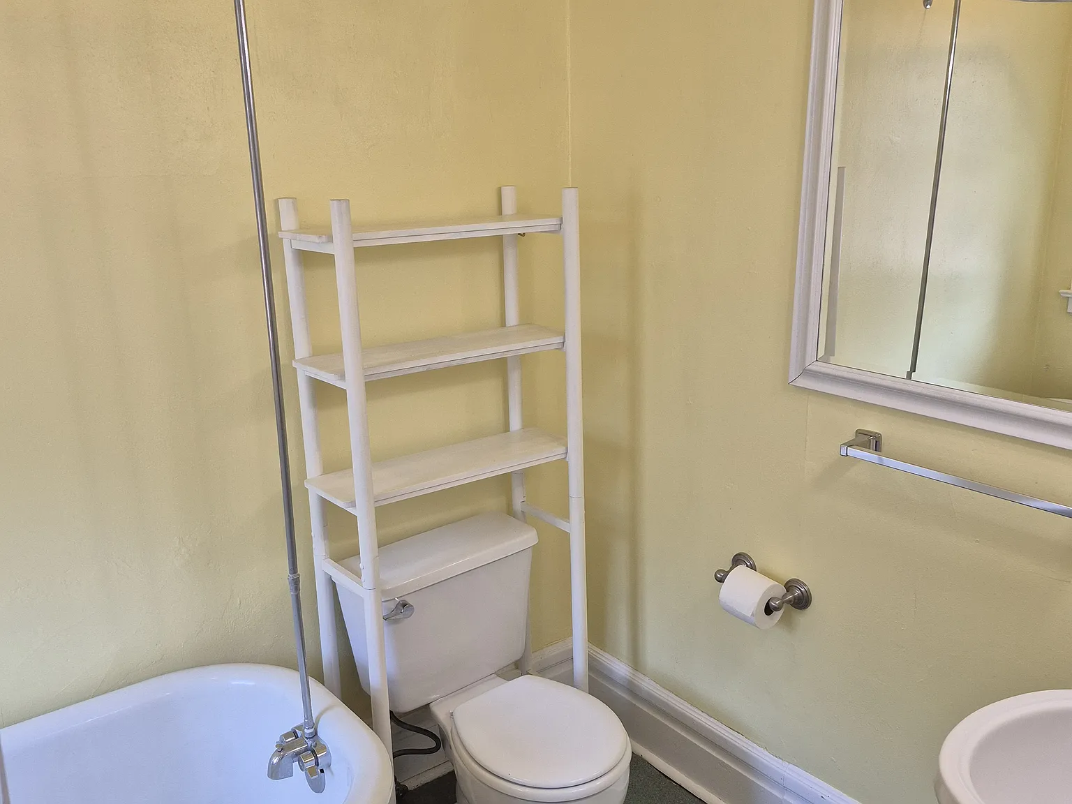 1 bed, $895 — Photo 3