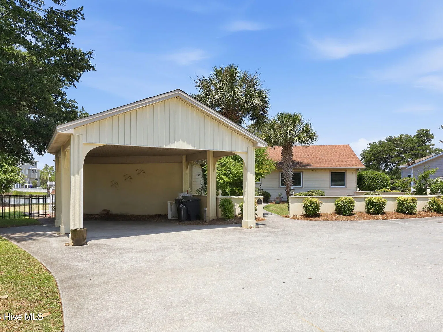 4 bed, 3.0 bath, $2,800 — Photo 2