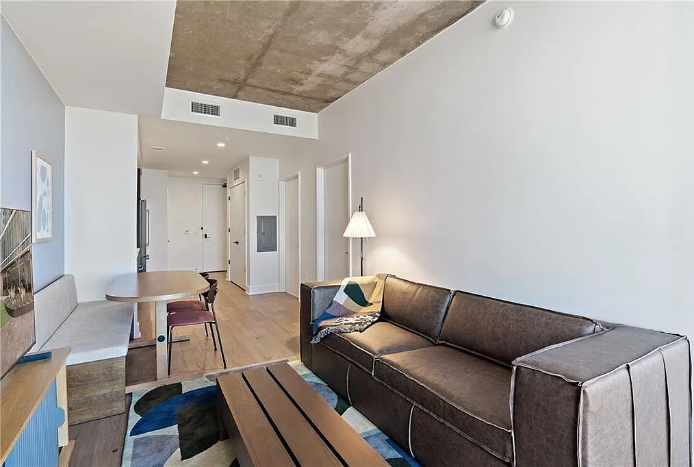 48 East Ave — Photo 4