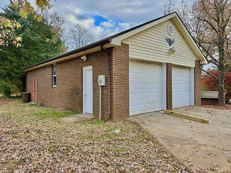 8002 Browne Rd — Photo 26