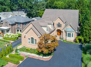 846 Redding Rd, Birmingham, MI 48009