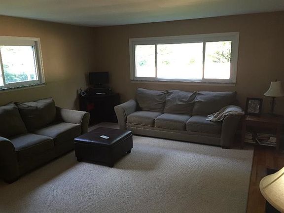 3rd image of 405 Sunland Dr