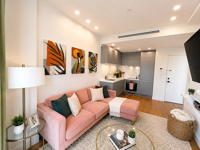 516 Herkimer St #4A — Photo 2