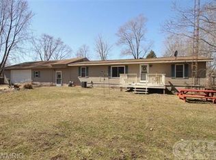 1222 N Blossom Lake Dr, Colon, MI 49040