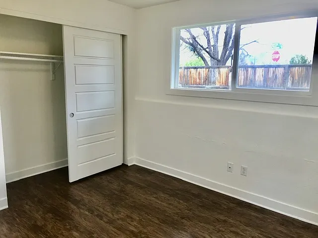 5067 Merritt Dr — Photo 11
