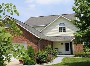 8408 W Thorn Tree Rd, Muncie, IN 47304