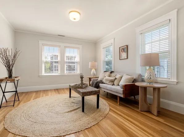 62 Craigie St #62, Somerville, MA 02143