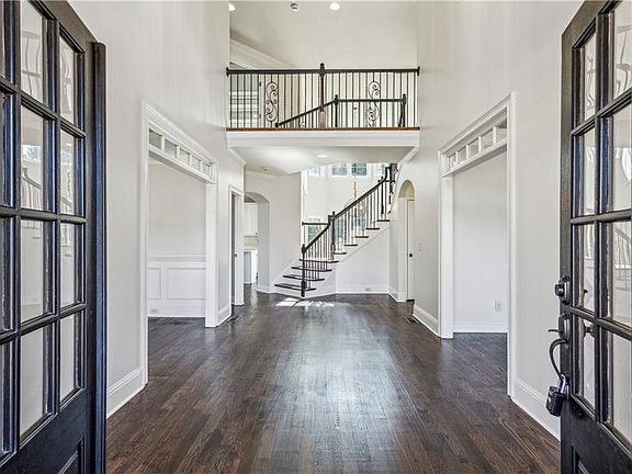 3rd image of 1078 Meadow Brook Dr