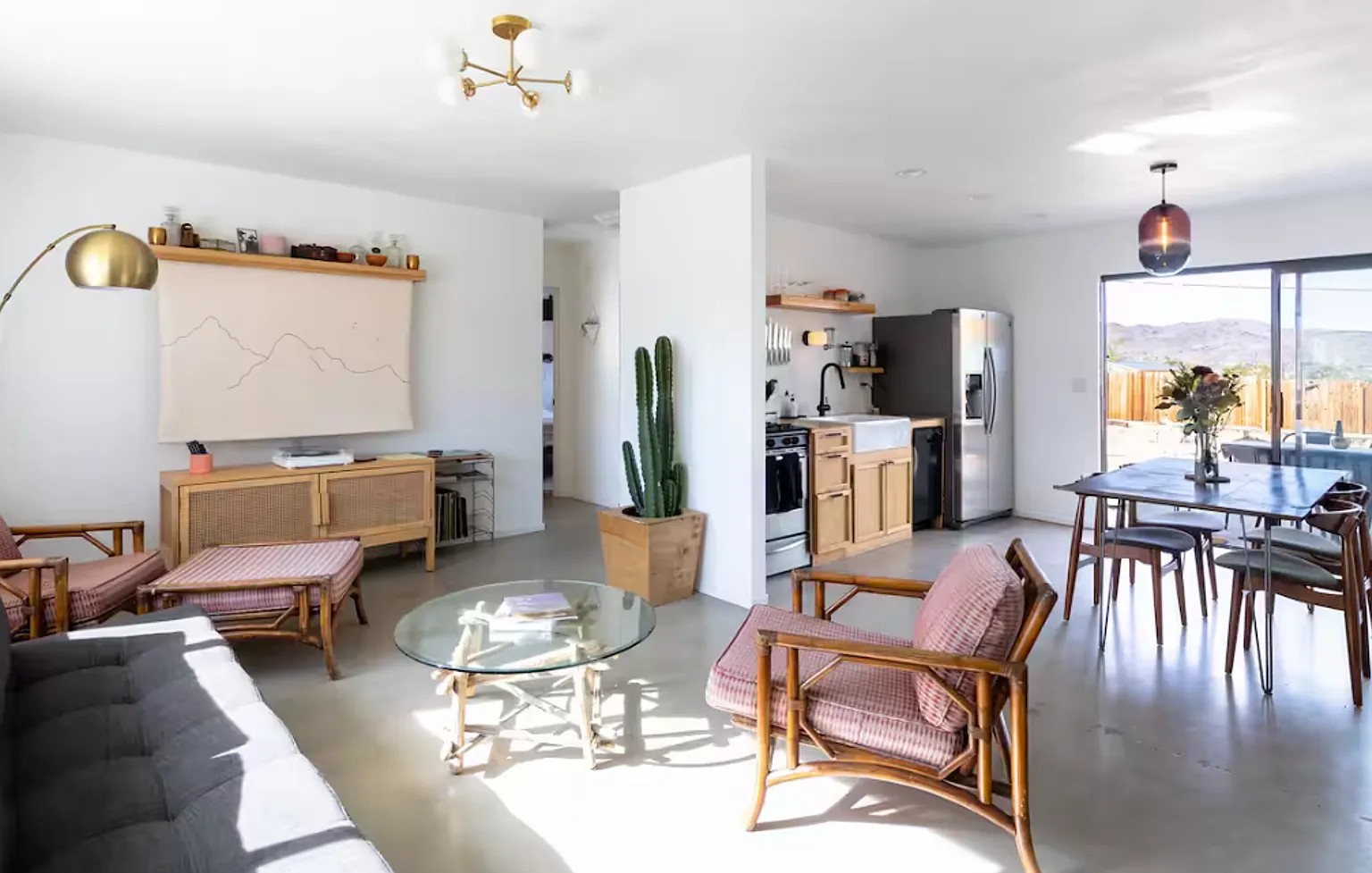 Beautiful 3-Bedroom, 2-Bath Home in Joshua Tree fully furnished — Photo 1