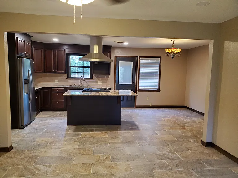 103 Sherry Dr — Photo 4