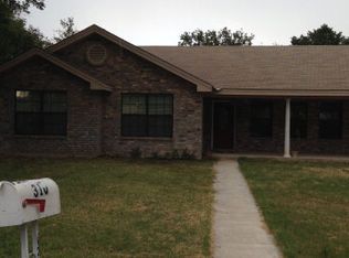 310 Cummings St, Uvalde, TX 78801