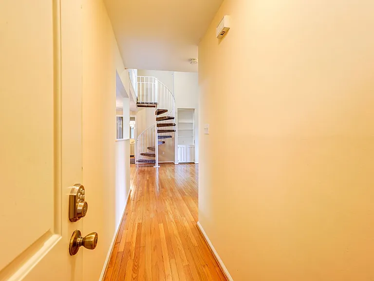 20649 Shadyside Way #B — Photo 4