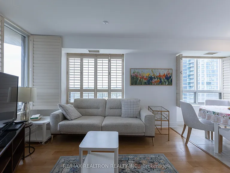 78 Harrison Garden Blvd #1409 — Photo 12