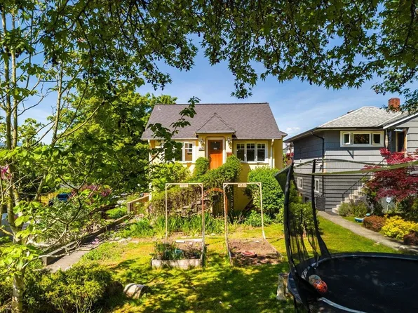 2607 E 5th Ave, Vancouver, BC V5M 1N1