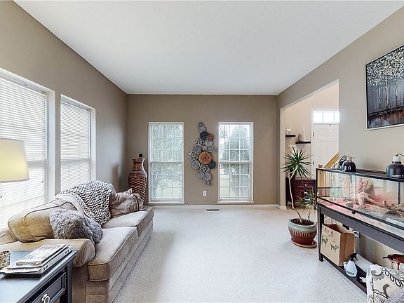 4th image of 7194 Meadow Brooke Way