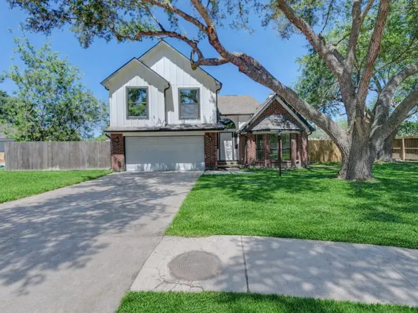 1901 Canyon Creek Ct, Pearland, TX 77581
