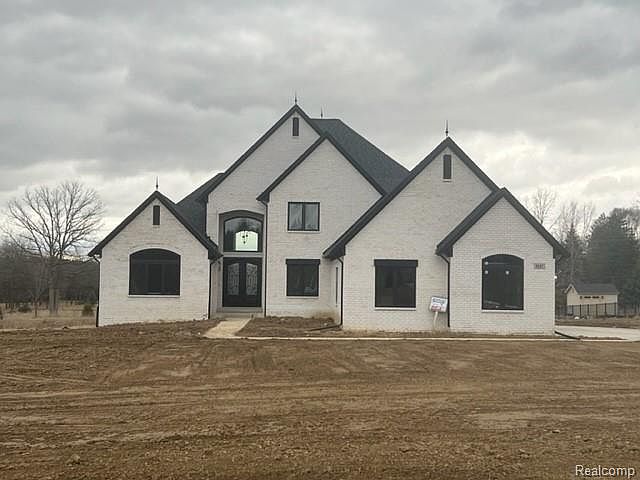 1st image of 1 Bur Oak Ln