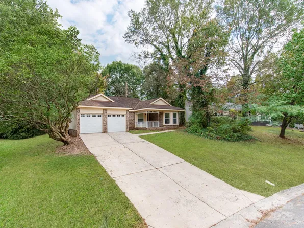 9026 Louvaine Dr, Charlotte, NC 28227