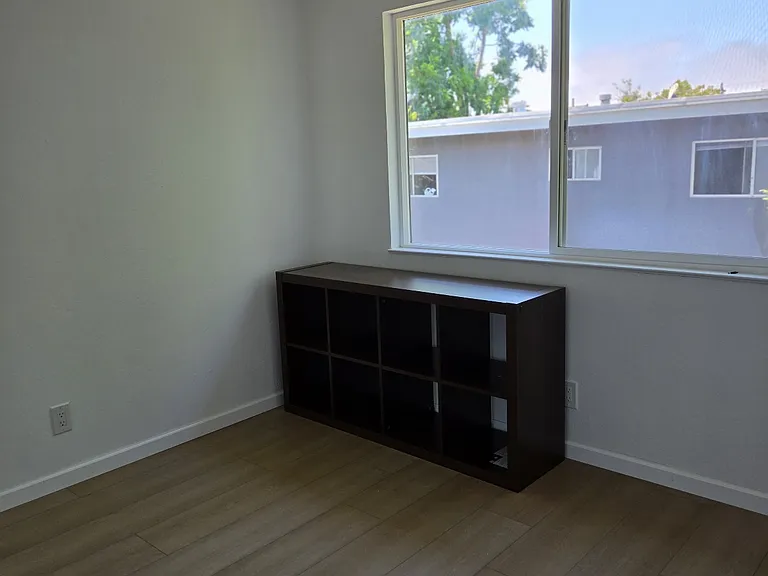 Rear bedroom