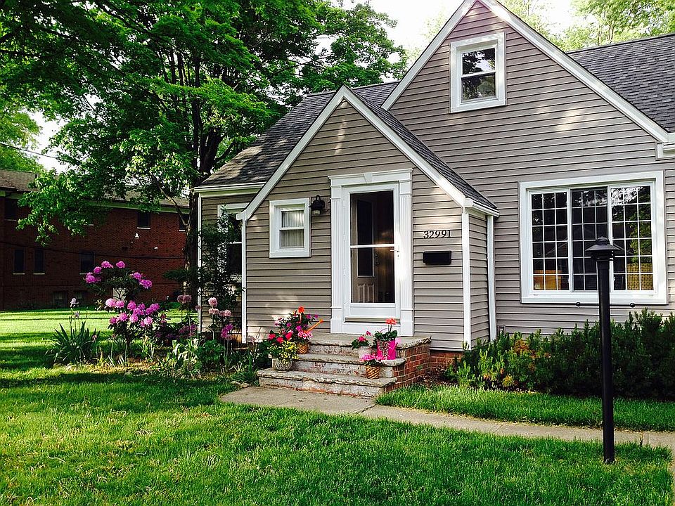 2nd image of 32991 Linden Dr