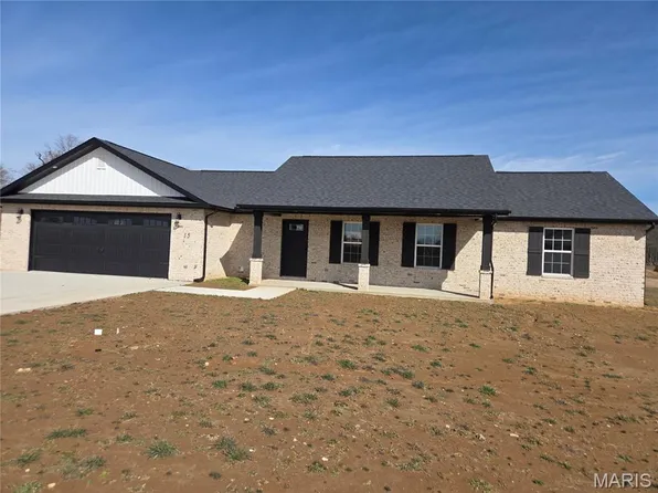 15 Concorde Ct, Benton, MO 63736