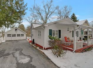 911 Stokes Mill Rd, Stroudsburg, PA 18360