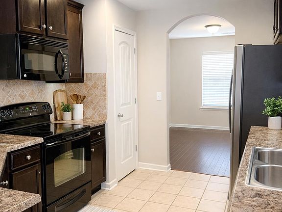 3rd image of 115 Blueberry Cv