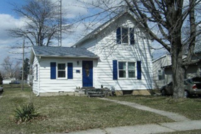 1st image of 30 W Park Dr