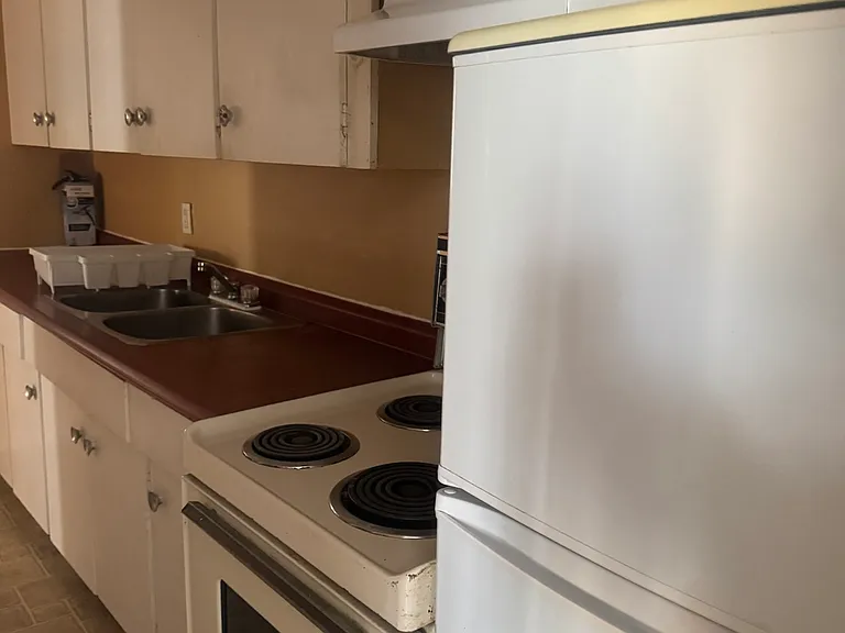 327 Laurier Ave E — Photo 6