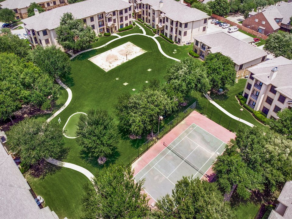 The Canyons Apartments in Ft Worth