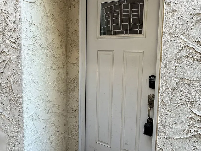 3853 Sunset Ln — Photo 2