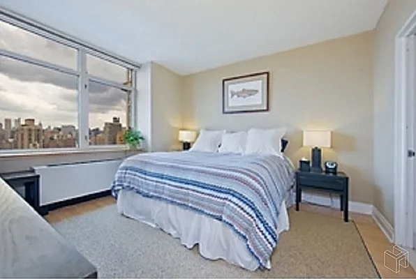 Rented by Halstead Real Estate | media 28