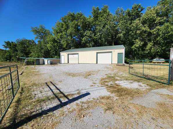 1405 E 13th Street, Carthage, MO 64836