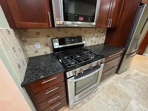2415 Olive St — Photo 16