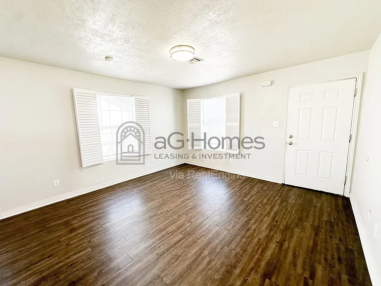 5617 N Donald Ave — Photo 5