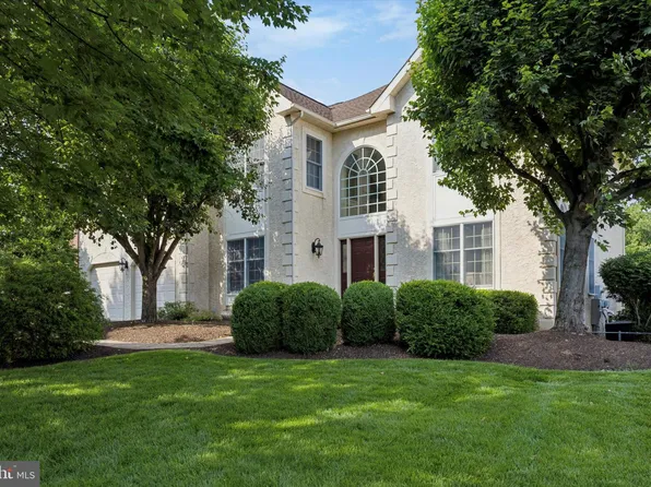 109 Spyglass Dr, Blue Bell, PA 19422