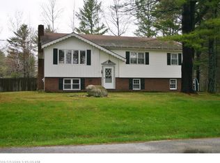 44 Pinewood Dr, Auburn, ME 04210