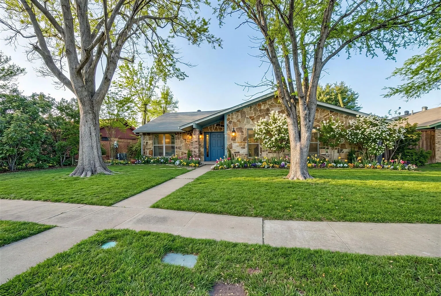 5302 Heather Glen Dr photo 1