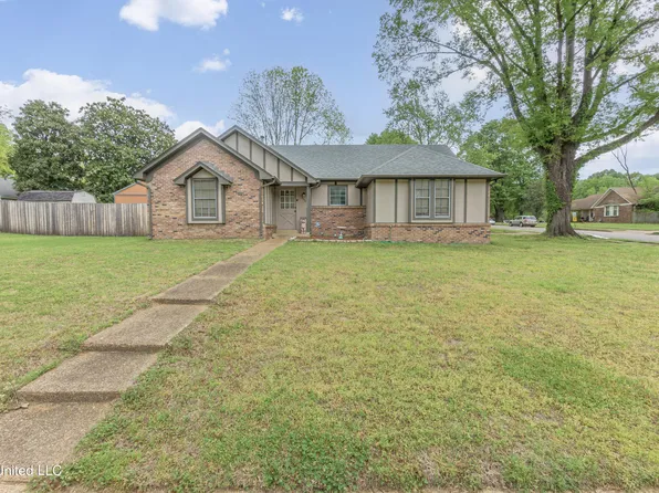 5570 Ingleside Dr, Horn Lake, MS 38637