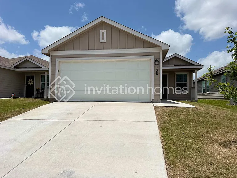 138 Pasadena Pl — Photo 1